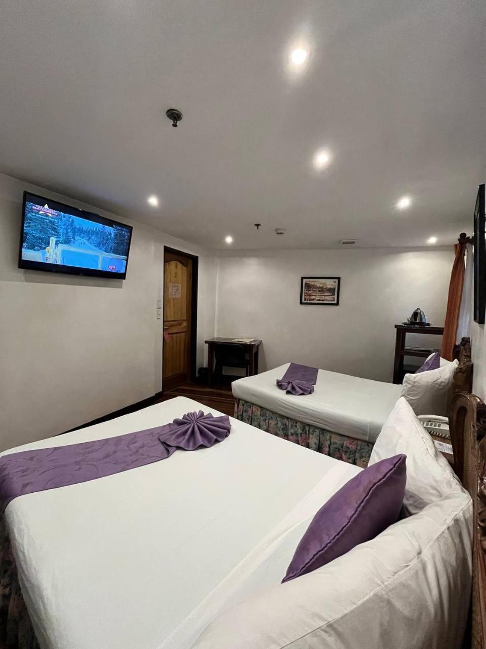 Log Cabin Hotel - Baguio Baguio City Room photo