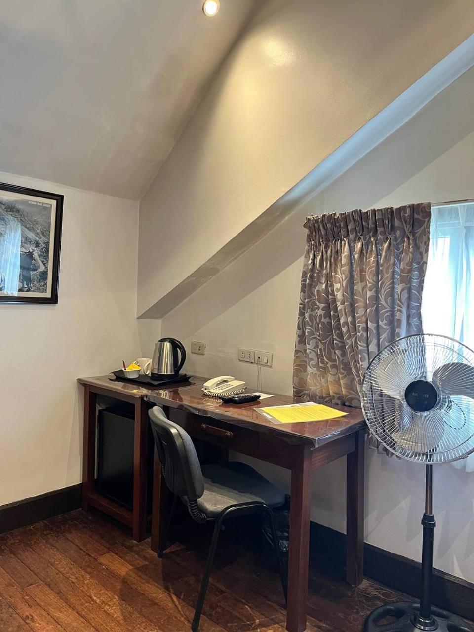 Log Cabin Hotel - Baguio Baguio City Room photo