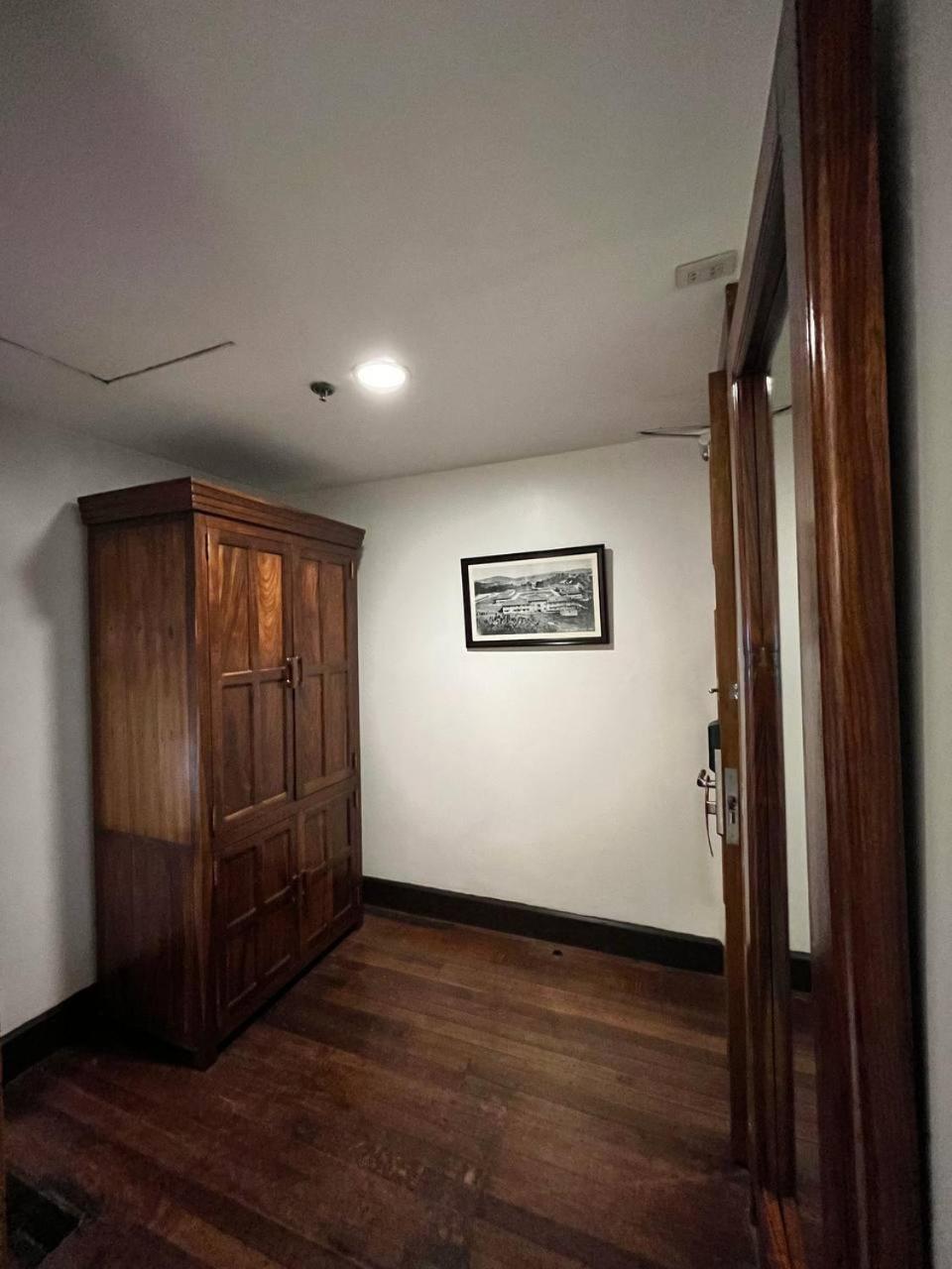 Log Cabin Hotel - Baguio Baguio City Room photo