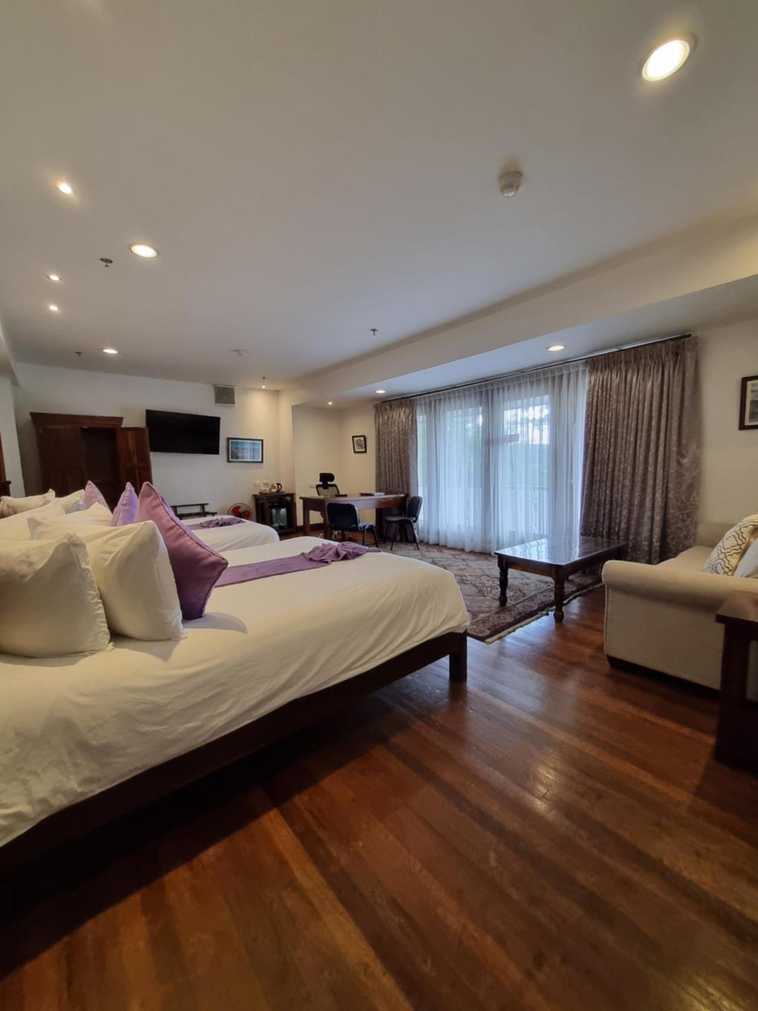 Log Cabin Hotel - Baguio Baguio City Room photo